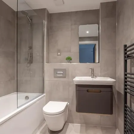 Stayzeni, Ouse Court Smart 2 Bed Flat شقة