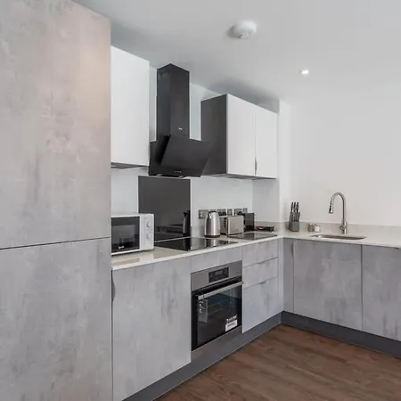 Stayzeni, Ouse Court Smart 2 Bed Flat *