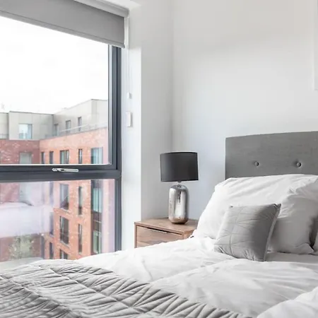 Stayzeni, Ouse Court Smart 2 Bed Flat *