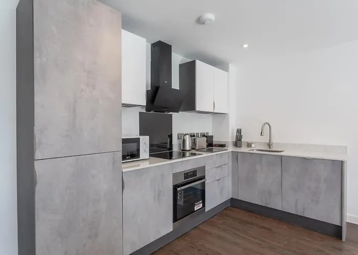 Stayzeni, Ouse Court Smart 2 Bed Flat *