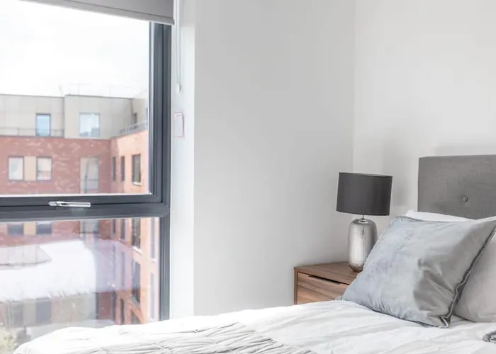 Stayzeni, Ouse Court Smart 2 Bed Flat Apartment