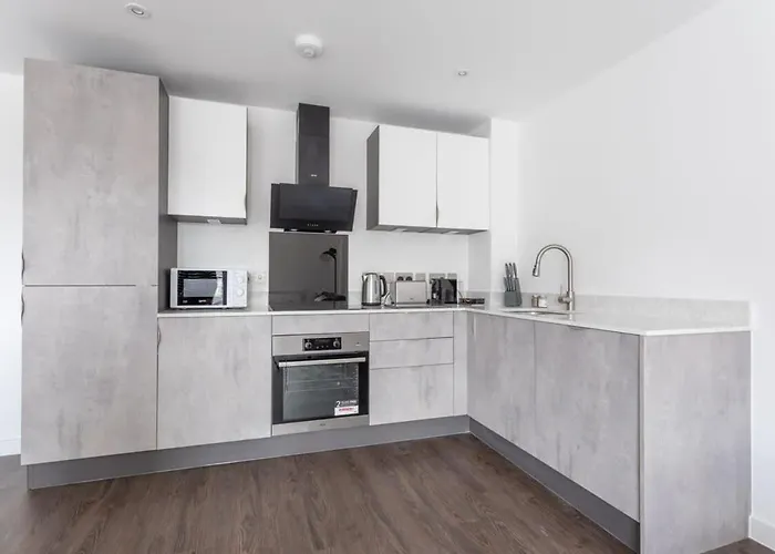 Stayzeni, Ouse Court Smart 2 Bed Flat Apartment *