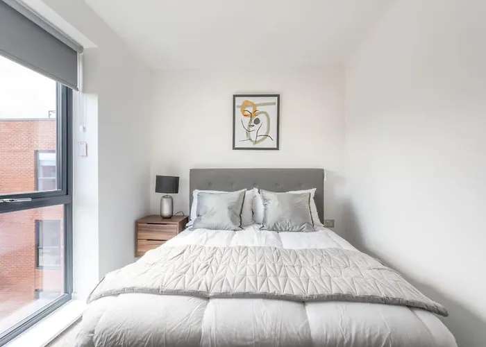 Stayzeni, Ouse Court Smart 2 Bed Flat *