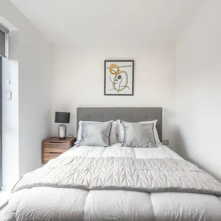 Stayzeni, Ouse Court Smart 2 Bed Flat *